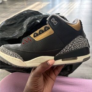 Jordan Men's Black and Gold Sneakers